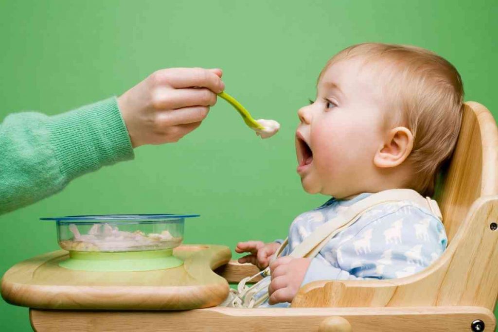 Quais-alimentos-causam-colicas-bebe