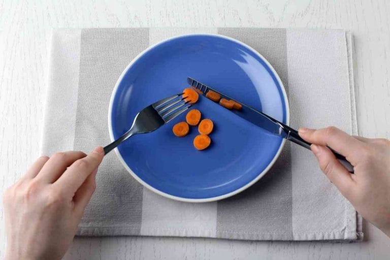 Comer cenoura crua emagrece? saiba se é verdade ou mentira