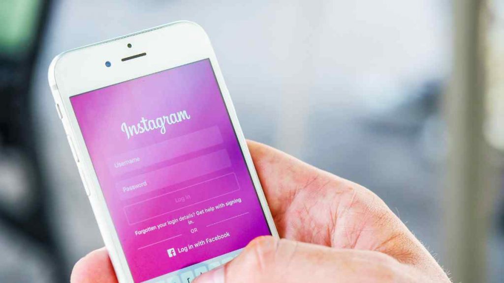 O que significa encaminhamento no stories do Instagram