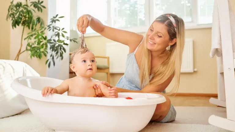 Criando um Ambiente Relaxante para o Banho do Bebê: Música e Iluminação