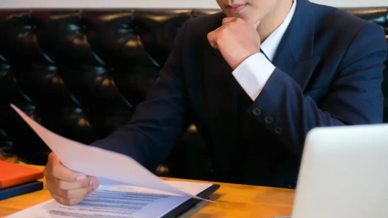 Elaborando o currículo perfeito: Dicas e truques para o sucesso