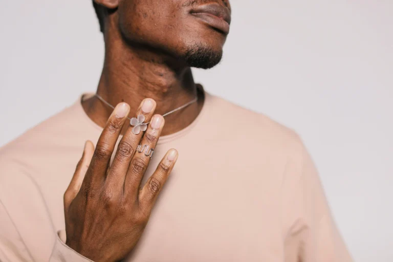 Como Usar Corrente de Prata Masculina com Estilo e Elegância