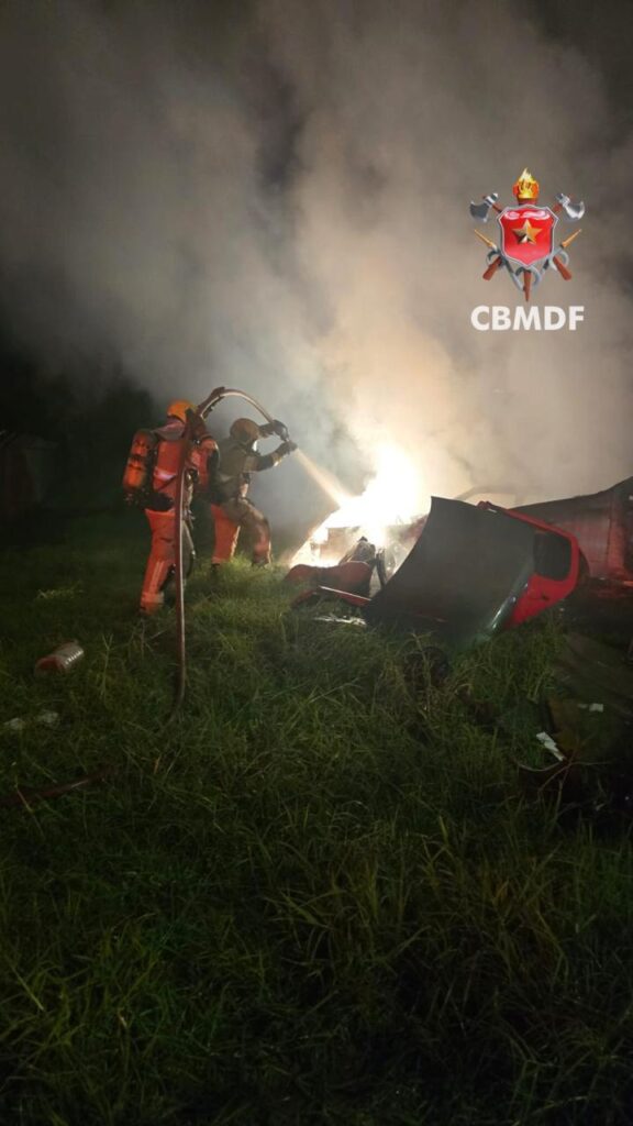 Incêndio atinge ferros-velhos na Estrutural, DF