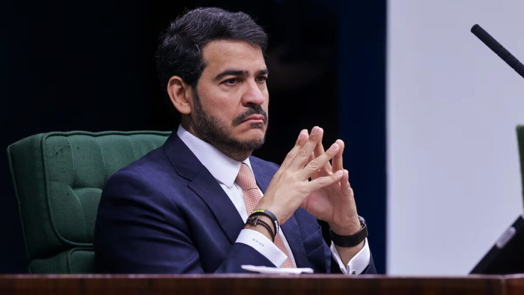 Messias debate STF e cobra retidão; placar apertado