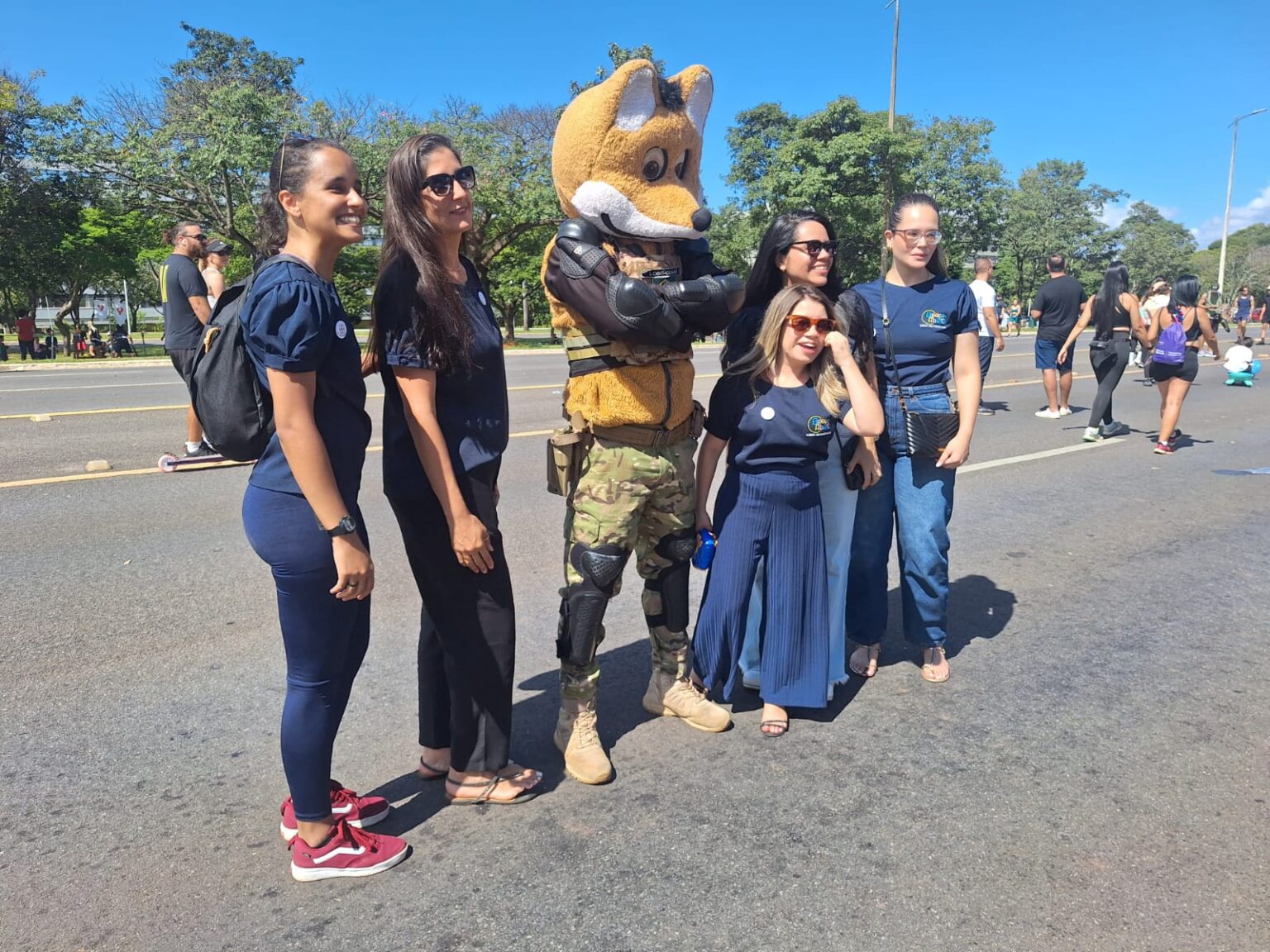 PM Ambiental com Lobo-Guará anima Eixão Atípico