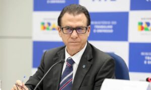 Marinho cobra deputados sobre fim da 6×1 e apps