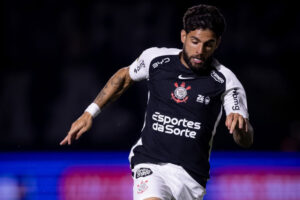 Yuri Alberto salva Corinthians de jogo morno e garante vaga nas oitavas