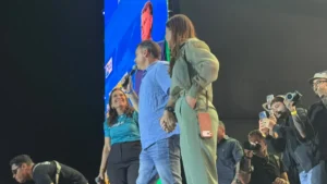 PL lança Flávio e Michelle no DF em convenção