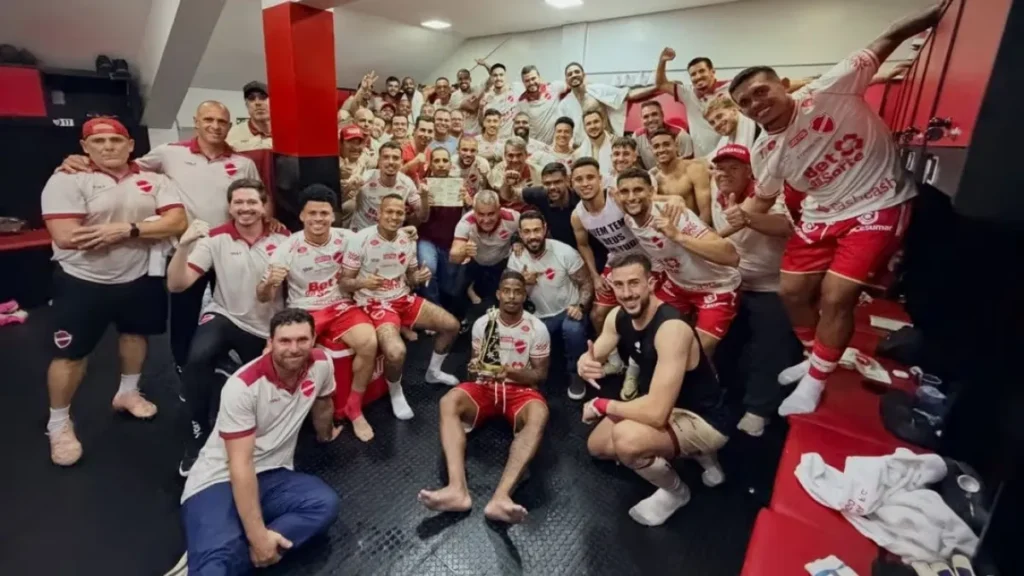 Vila Nova vence clássico contra Atlético-GO e se recupera na Série B